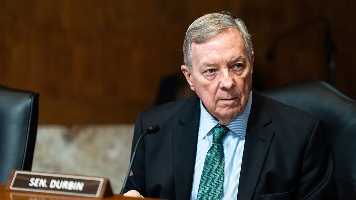 Sen. Dick Durbin govori tijekom saslušanja na Capitol Hillu.