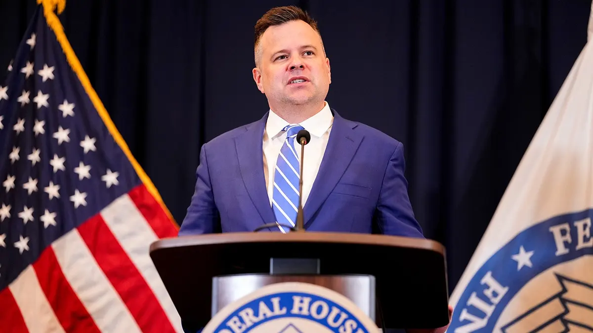 Direktor američkog federalnog stambenog odjela William Pulte