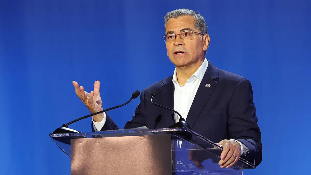 Xavier Becerra na raspravi