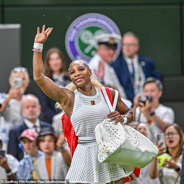 Williams je optužena da je 'igrala' Wimbledon nakon što je turnir odobrio njezine upise s džokerima za ženske singlove i parove
