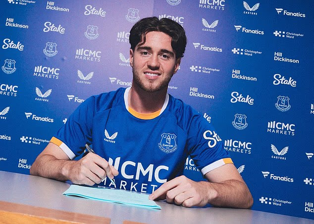 Hayden Hackney potpisao je ugovor o ostanku u Evertonu do 2031