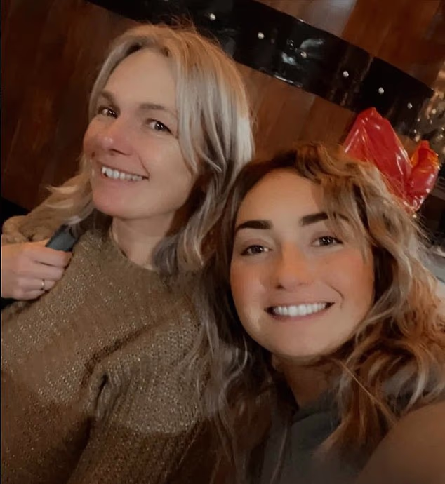 Deborah Cusack (lijevo) svjedočila je u četvrtak u istrazi o smrti svoje kćeri