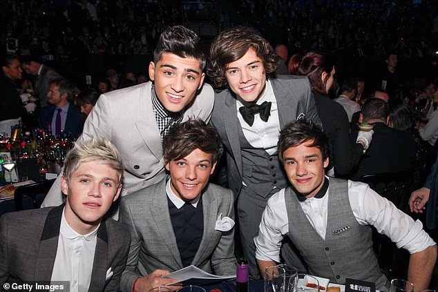 Pjevačica je prvi put stekla slavu kao članica One Directiona nakon što je bend osnovan na X Factoru 2010., gdje su završili na trećem mjestu