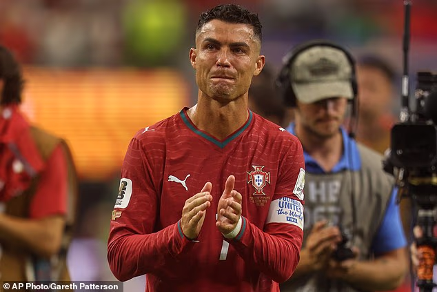 Cristiano Ronaldo plakao je u punom terminu nakon izlaska Portugala iz finala Svjetskog prvenstva od strane Španjolske