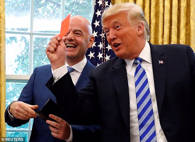 Donald Trump je intervenirao i zatražio od predsjednika FIFA-e Giannija Infantina da poništi zabranu igranja jedne utakmice