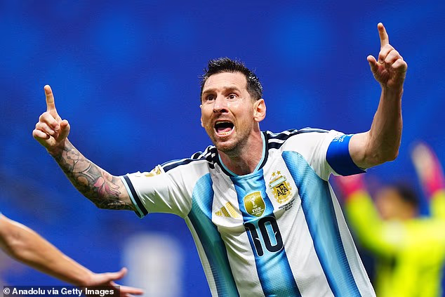 Lionel Messi pomogao je odvesti Argentinu do pobjede od 3-2 nad Egiptom u utakmici osmine finala Svjetskog prvenstva - nadoknadivši zaostatak od dva pogotka s tri pogotka u zadnjim trenucima utakmice