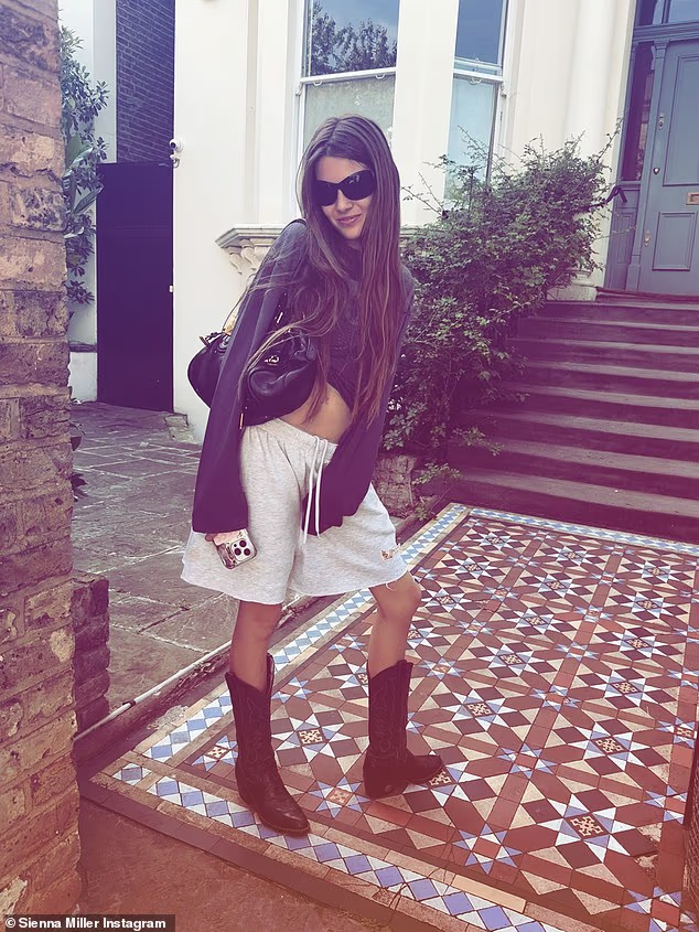 Marlowe je dokazala da je baš poput svoje majke fashionistice pozirajući s Chloe torbom i kaubojskim čizmama