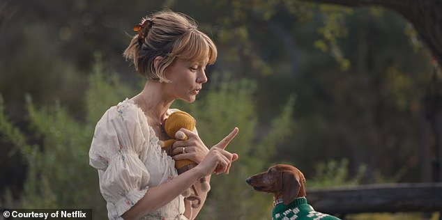 To označava Careyino prvo priznanje za nagradu Emmy za njezinu izvanrednu ulogu u drugoj sezoni Netflixove mračne humoristične serije Beef