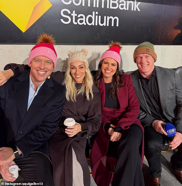 Gallen (na slici desno sa zvijezdama Channel Nine Danikom Mason, Allanah Ferguson i Jamesom Braceyjem) godinama je bio ključni dio postave TV mreže.