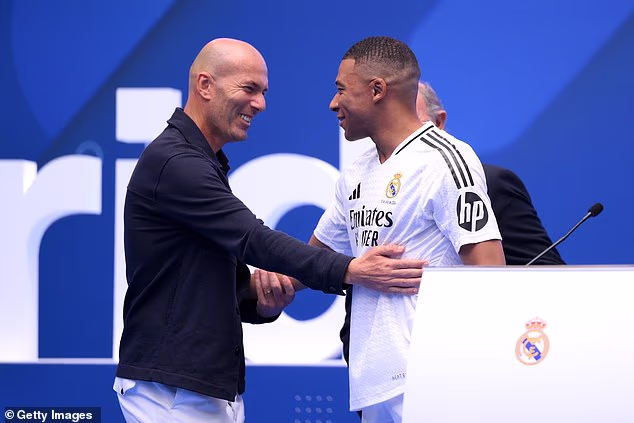 Vjeruje se da Mbappe ima pozitivan odnos s budućim izbornikom Francuske Zinedineom Zidaneom