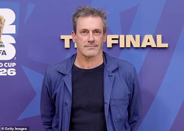 Jon Hamm stigao je u MetLife uoči ceremonije