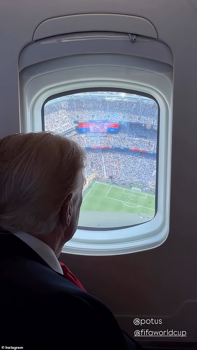 Ivanka Trump podijelila je fotografiju svog oca, predsjednika Donalda Trumpa, kako leti iznad stadiona uoči njegova dolaska na Svjetsko prvenstvo.