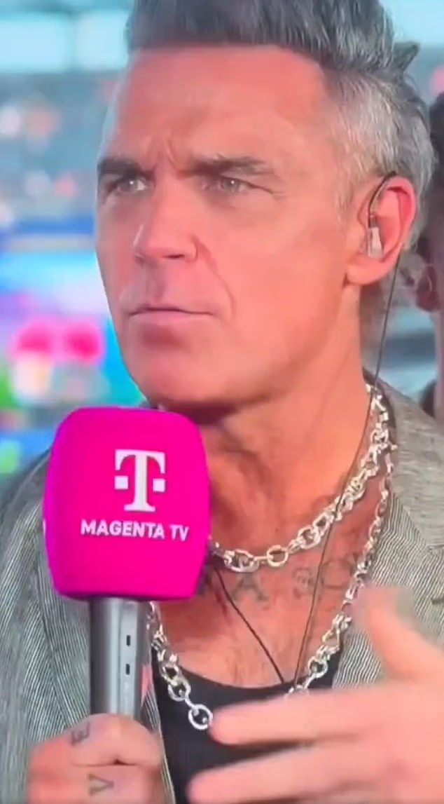 Robbie je govorio o svom incidentu s bijelom tvari tijekom svog intervjua uživo na Svjetskom prvenstvu u nedjelju i kaže da je njegova 'lažna isprika' imala 27 milijuna pregleda