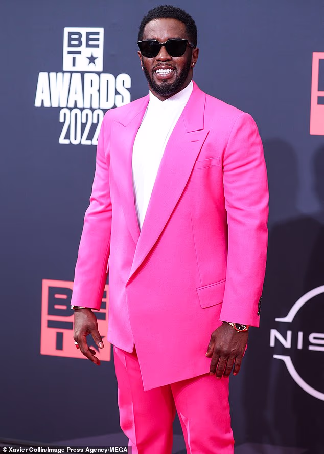 Izvori su tvrdili da je Diddy, pravim imenom Sean Combs, nasrnuo na drugog zatvorenika Federalne popravne ustanove (FCI) u New Jerseyju, Fort Dix, nakon što je uvrijedio rap mogula