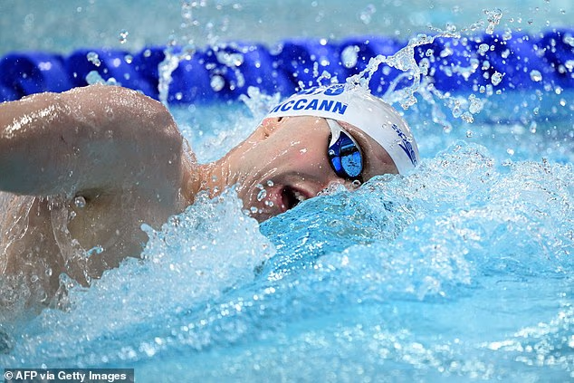 Škot Sean McCann natječe se u kvalifikacijama za muškarce na 400 m slobodnim stilom tijekom plivačkog natjecanja u Međunarodnom plivačkom centru Tollcross u Glasgowu