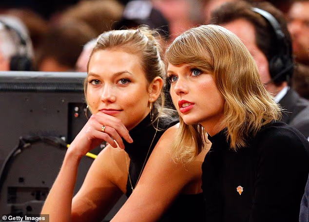 Kloss i Swift navodno su uspostavili prijateljstvo 2013., au godinama koje su uslijedile često su slikani zajedno, kao na primjer na ovoj utakmici Knicksa 2014. u Madison Square Gardenu