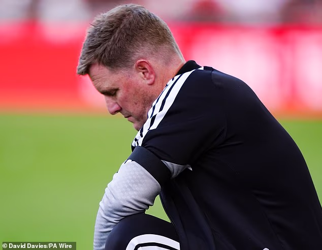 Howe je napustio svoju ulogu šefa Newcastlea u četvrtak ujutro nakon četiri godine i osam mjeseci