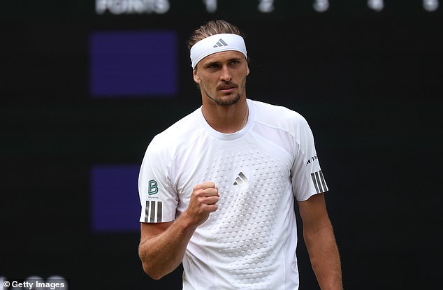 LONDON, ENGLESKA - 10. SRPNJA: Alexander Zverev iz Njemačke slavi pobjedu u prvom setu protiv Arthura Feryja iz Velike Britanije tijekom njihovog polufinalnog meča džentlmena pojedinačno dvanaestog dana Championships Wimbledona 2026. u All England Lawn Tennis and Croquet Clubu 10. srpnja 2026. u Londonu, Engleska. (Fotografija Matthew Stockman/Getty Images)