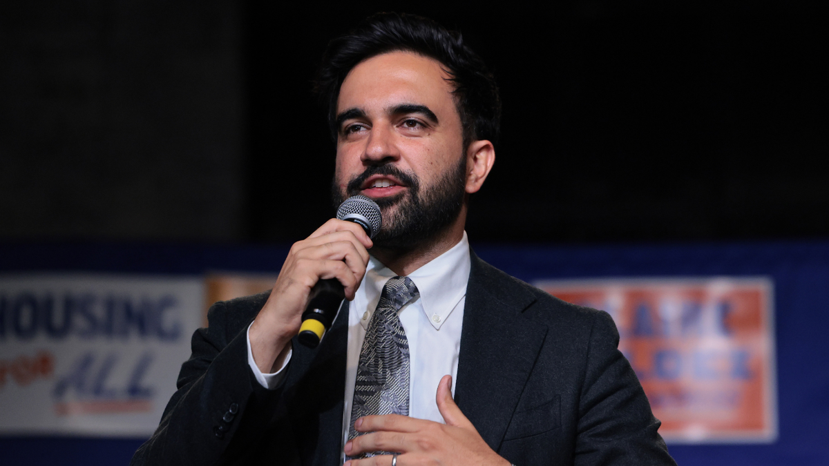 Zohran Mamdani govori na događaju Claire Valdez