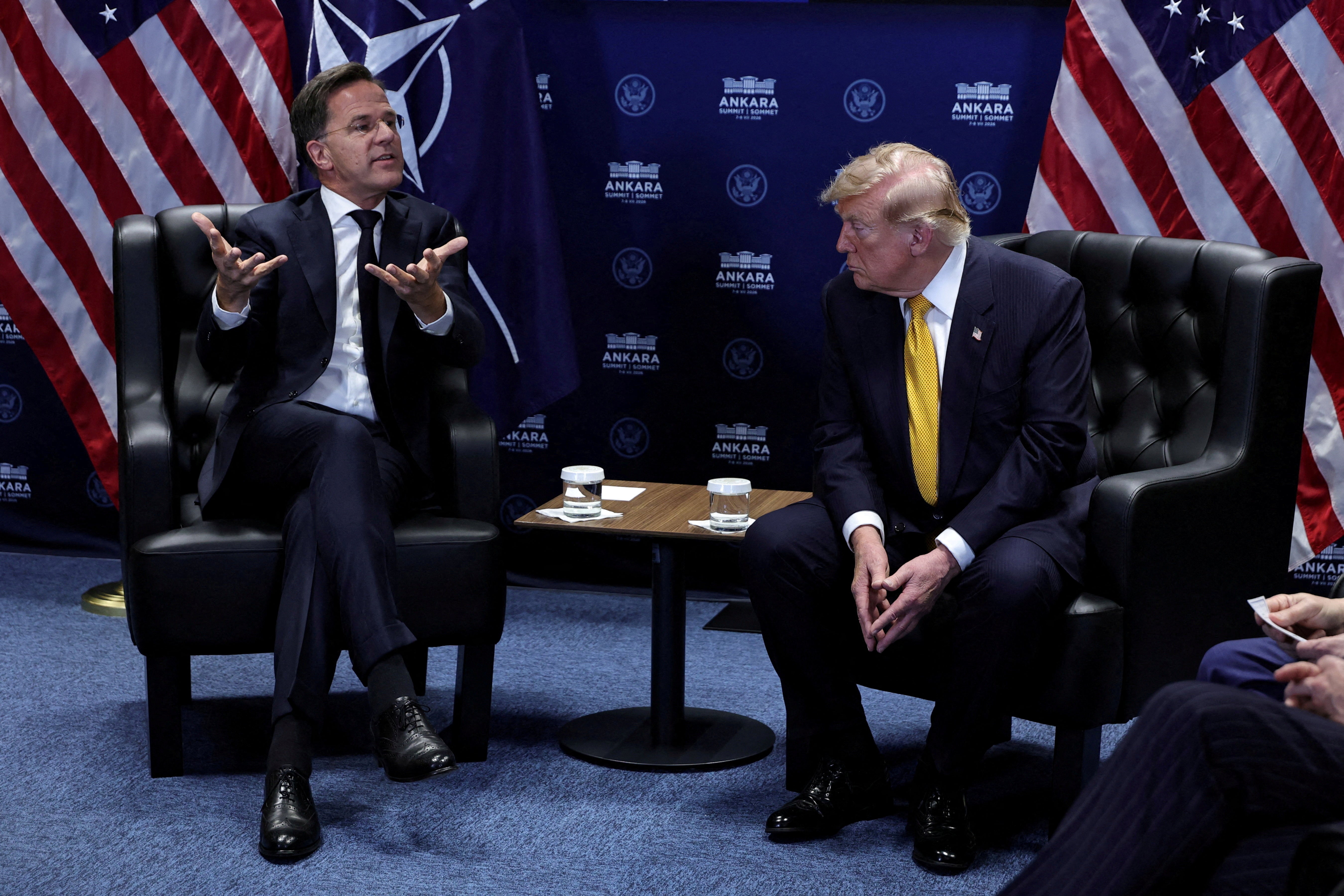 Glavni tajnik NATO-a Mark Rutte (L) i američki predsjednik Donald Trump sastali su se na marginama summita NATO-a u Ankari