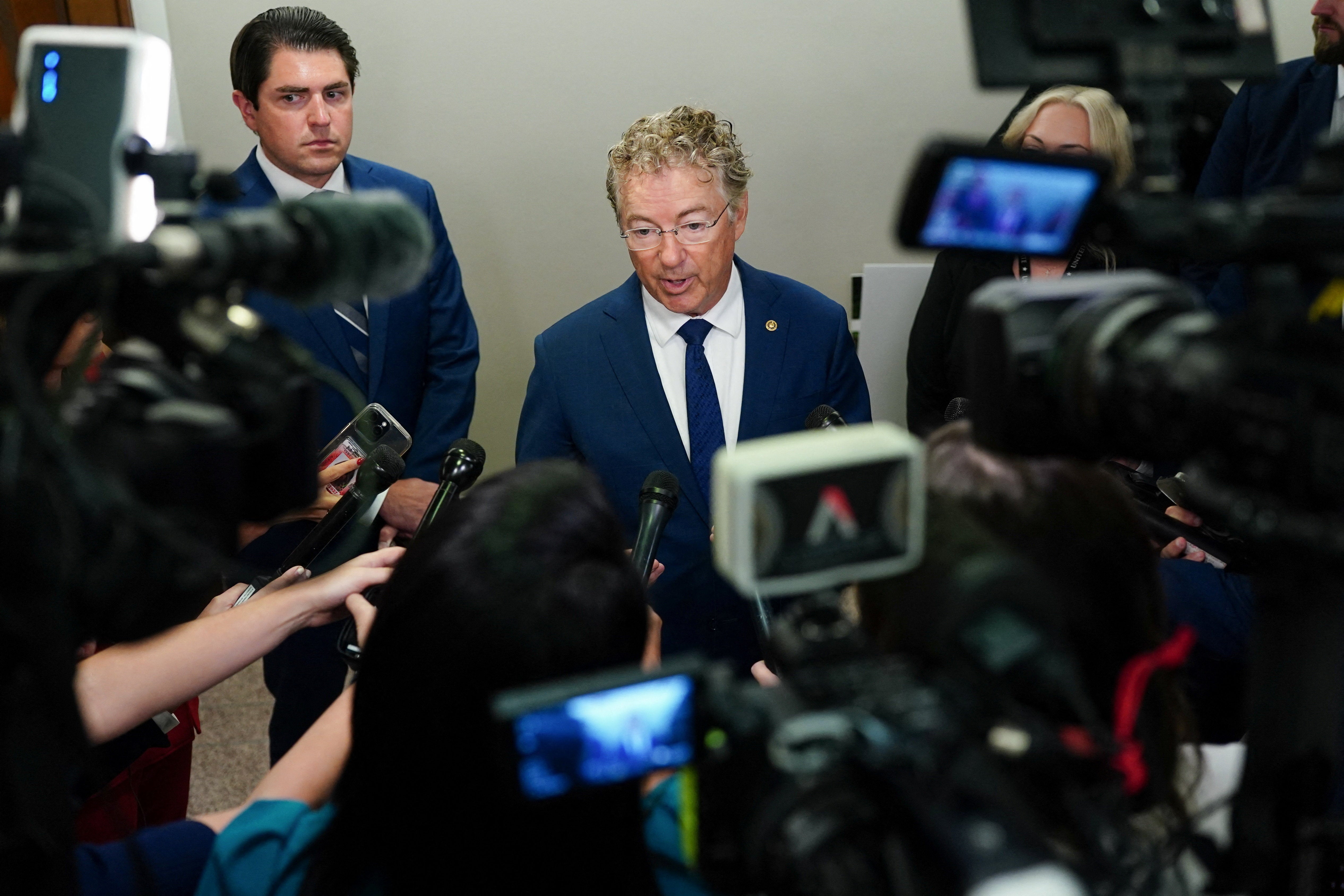 Paulov pokušaj da kazni Faucija za nepoštivanje mogao bi se zakomplicirati Bidenovim preventivnim pomilovanjem koje štiti Faucija od bilo kakvog federalnog progona za radnje između 2014. i 2025.