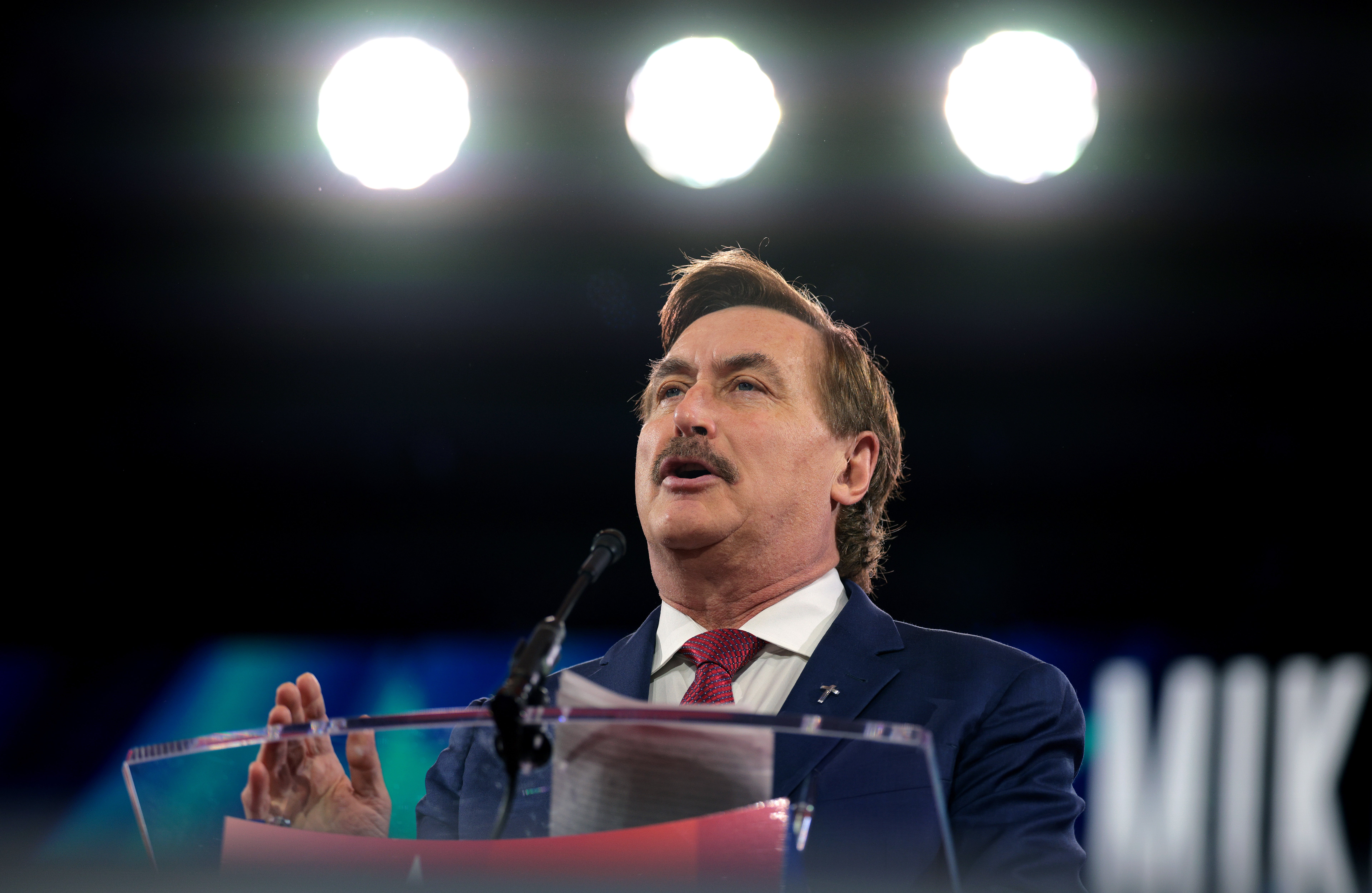 Izvršni direktor MyPillowa Mike Lindell neće moći glasati za sebe na predizborima u kolovozu ili u studenom jer je prijavljen u Teksasu, kamo se preselio sa suprugom 2024.