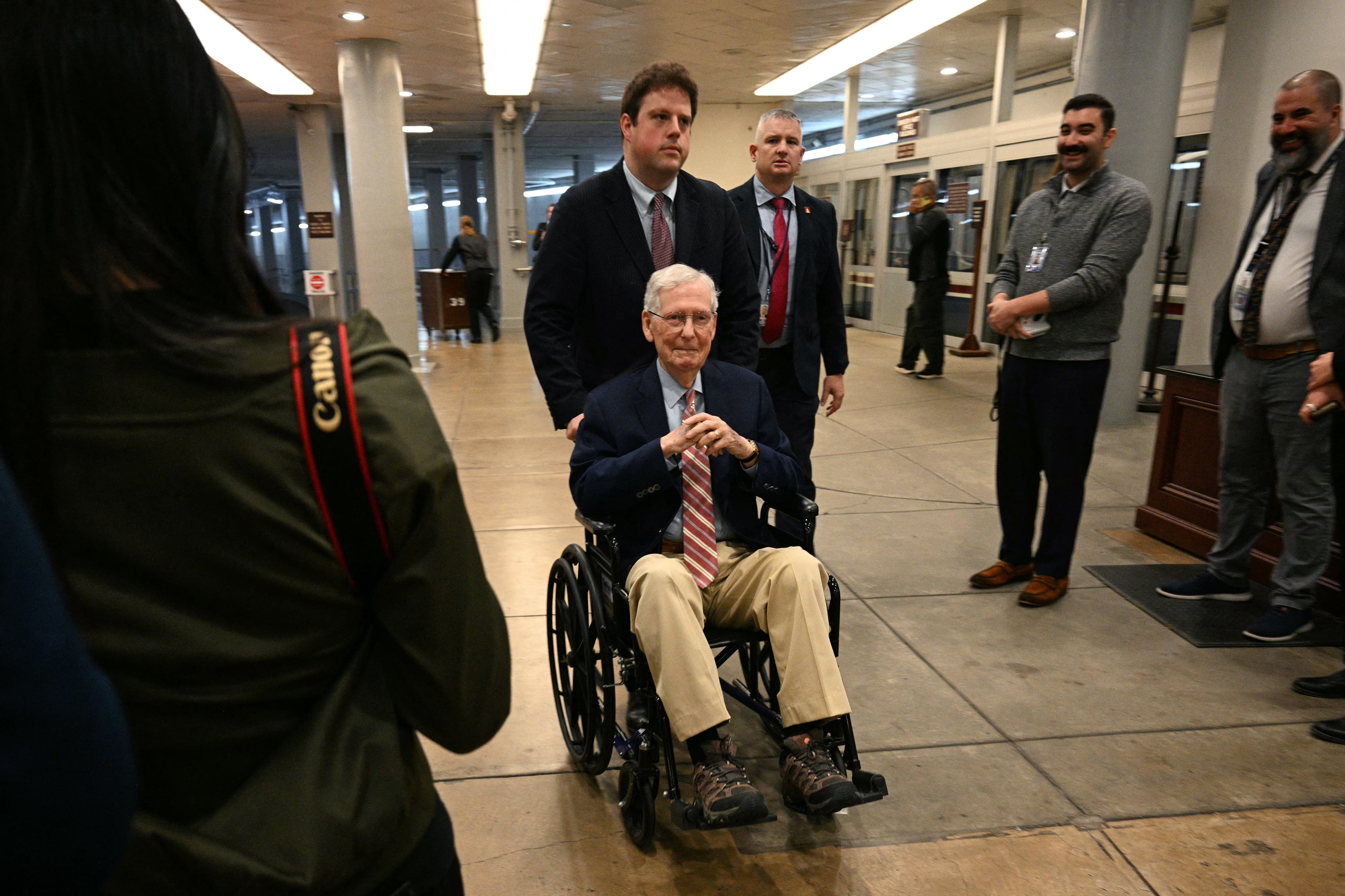 Nakon tjedana rastućih nagađanja o zdravlju senatora iz Kentuckyja, on je u nedjelju navečer izdao izjavu u pokušaju da uguši glasine