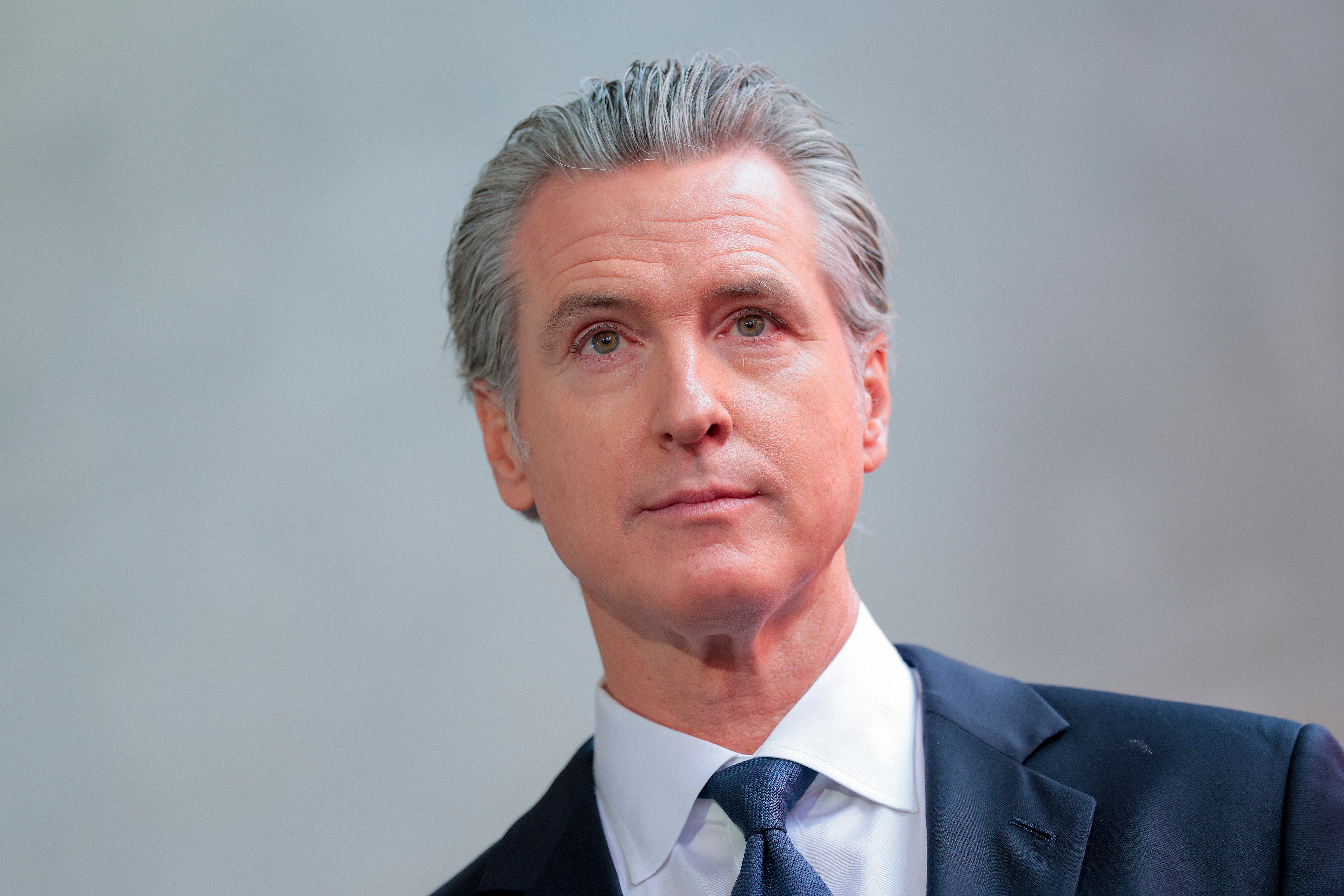 Guverner Kalifornije Gavin Newsom upozorava da se obraćanje predsjednika Donalda Trumpa u udarnom terminu svodilo na 'brbljanje ludog kralja'