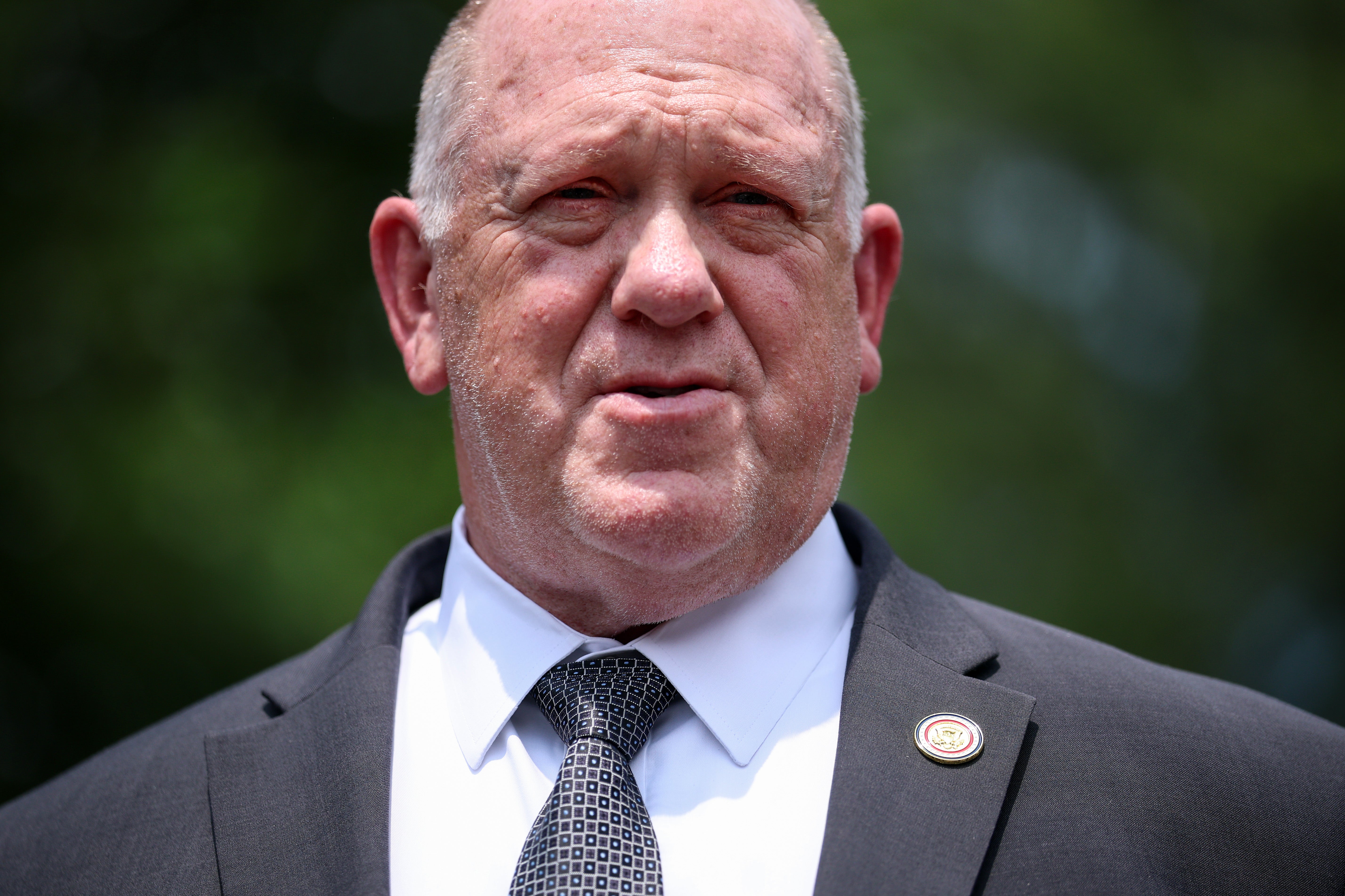 Tom Homan, pogranični car predsjednika Trumpa, navodno nije zadovoljan Mullinovim izborom da vodi ICE, vjerujući da njegov kandidat Lance Schroyer nema potrebno iskustvo