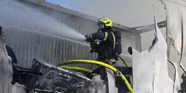 U Istri se zapalilo teretno vozilo, ozlijeđen muškarac: "Izgorjela kabina"