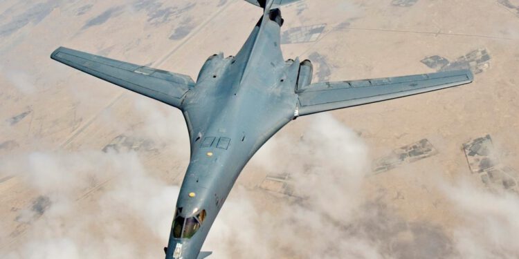 Amerika podigla ulog: Na Iran poslala moćne nadzvučne bombardere