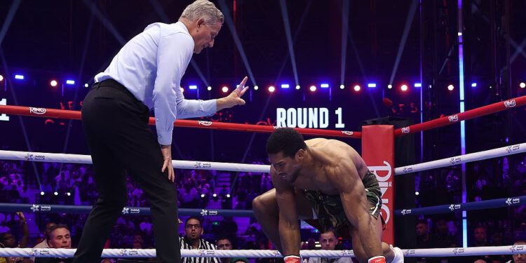 Anthony Joshua protiv Kristiana Prenge UŽIVO: AJ POBJEĐUJE u drugom kolu nakon što je u dramatičnom uvodu POŠAO na platno