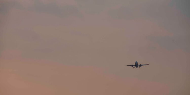 Bura u Dubrovniku sprječava slijetanje aviona