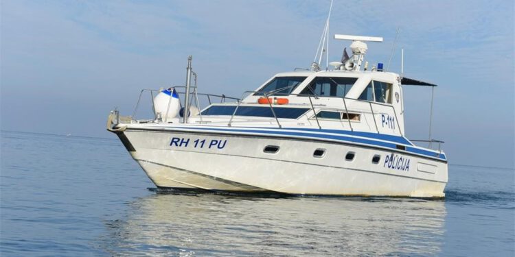 Čak osam nautičara uhvaćeno u opasnom glisiranju uz obalu – pale i paprene kazne