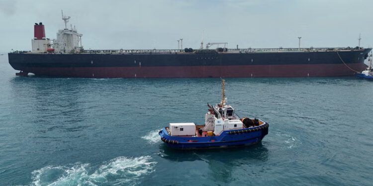 Cijene nafte porasle su iznad 85 dolara dok SAD druge noći napada Iran