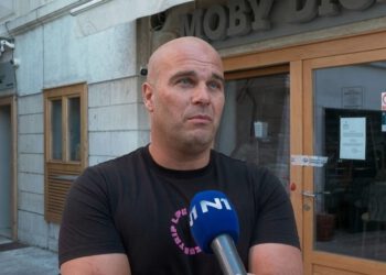 Dalmatinski ugostitelj uhićen nakon zatvaranja kafića: Sumnja se da je prijetio poreznim inspektorima