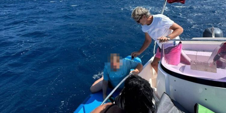 Detalji dramatičnog spašavanja kod Baške Vode, bura ih divlje nosila na pučinu
