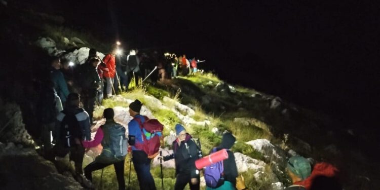 Dočekajte zalazak sunca na vrhu Kamešnice, organiziran tradicionalni noćni uspon