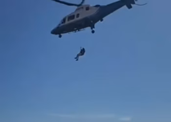 Dramatičan trenutak Oscarom nagrađeni Disneyjev animator, 72, helikopterom je DIGLOVAT s planine u helikopterskom spašavanju nakon što mu je iznenada pozlilo tijekom pješačenja