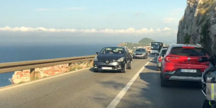 Dubrovnik muče ogromne prometne gužve