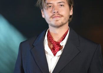 Dylan Sprouse opisuje zastrašujuću invaziju kuće u LA-u dok se trudna supruga Barbara Palvin skrivala na katu: Zvijezda je uperila pištolj u ‘podešavanje’ uljeza koji je imao prethodne naloge za uhićenje