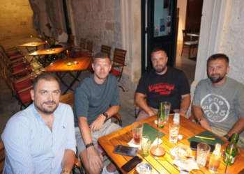 Edin Džeko uživa u Dubrovniku, večer proveo u društvu prijatelja