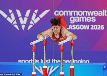 Engleska gimnastičarka zadobila je užasnu ozljedu glave na Igrama Commonwealtha jer je natjecanje prekinuto, a zvijezda iznesena iz arene na nosilima
