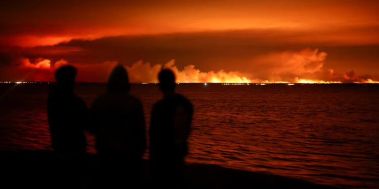 Francuska je naredila potpunu evakuaciju ljetovališta Cap Ferret jer su turisti spašeni čamcima