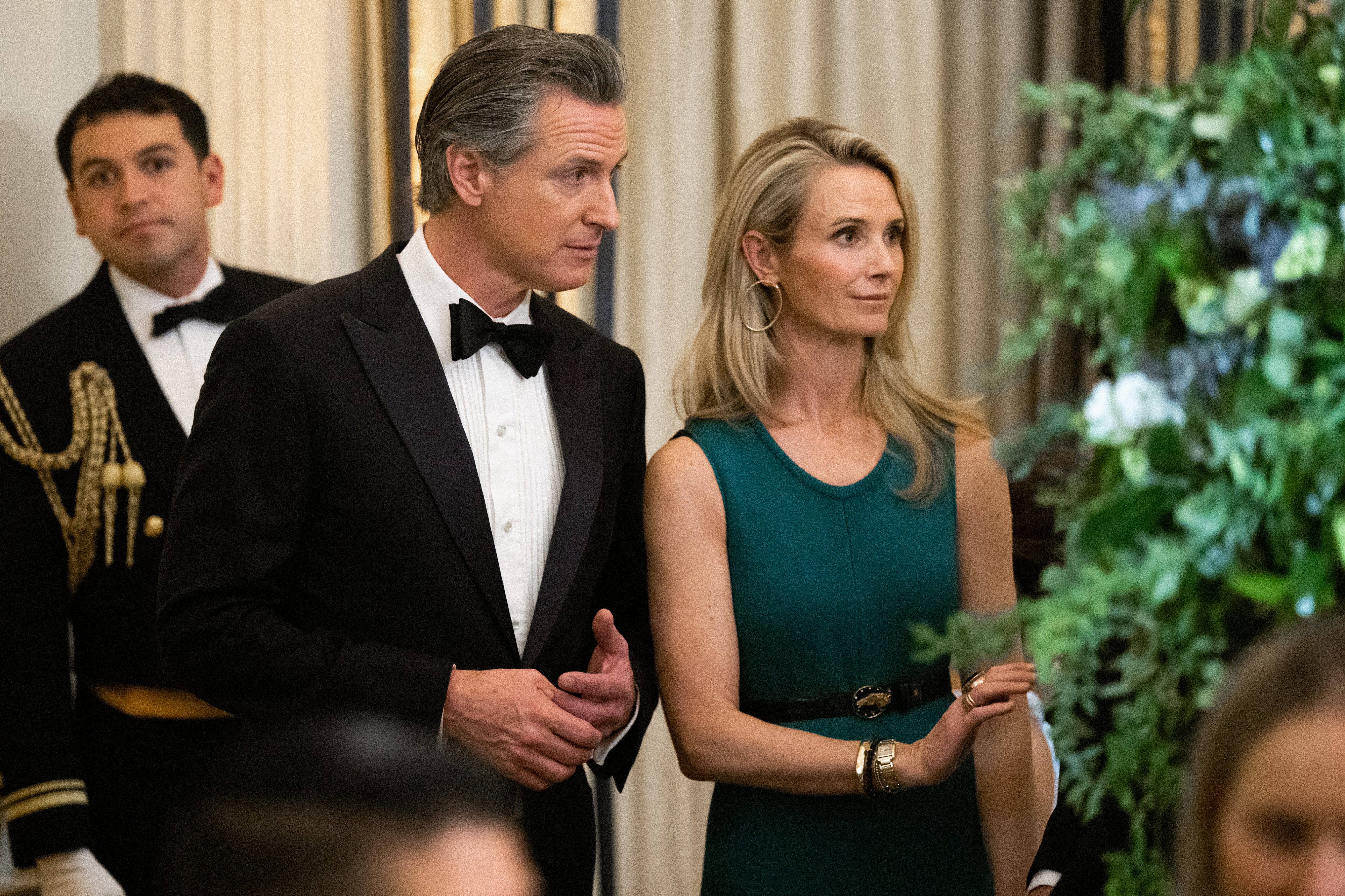 Kad je afera postala javna 2007., Newsom je hodao s njegovom suprugom Jennifer Siebel. Newsom se pozabavio kontroverzom u svojim nedavnim memoarima