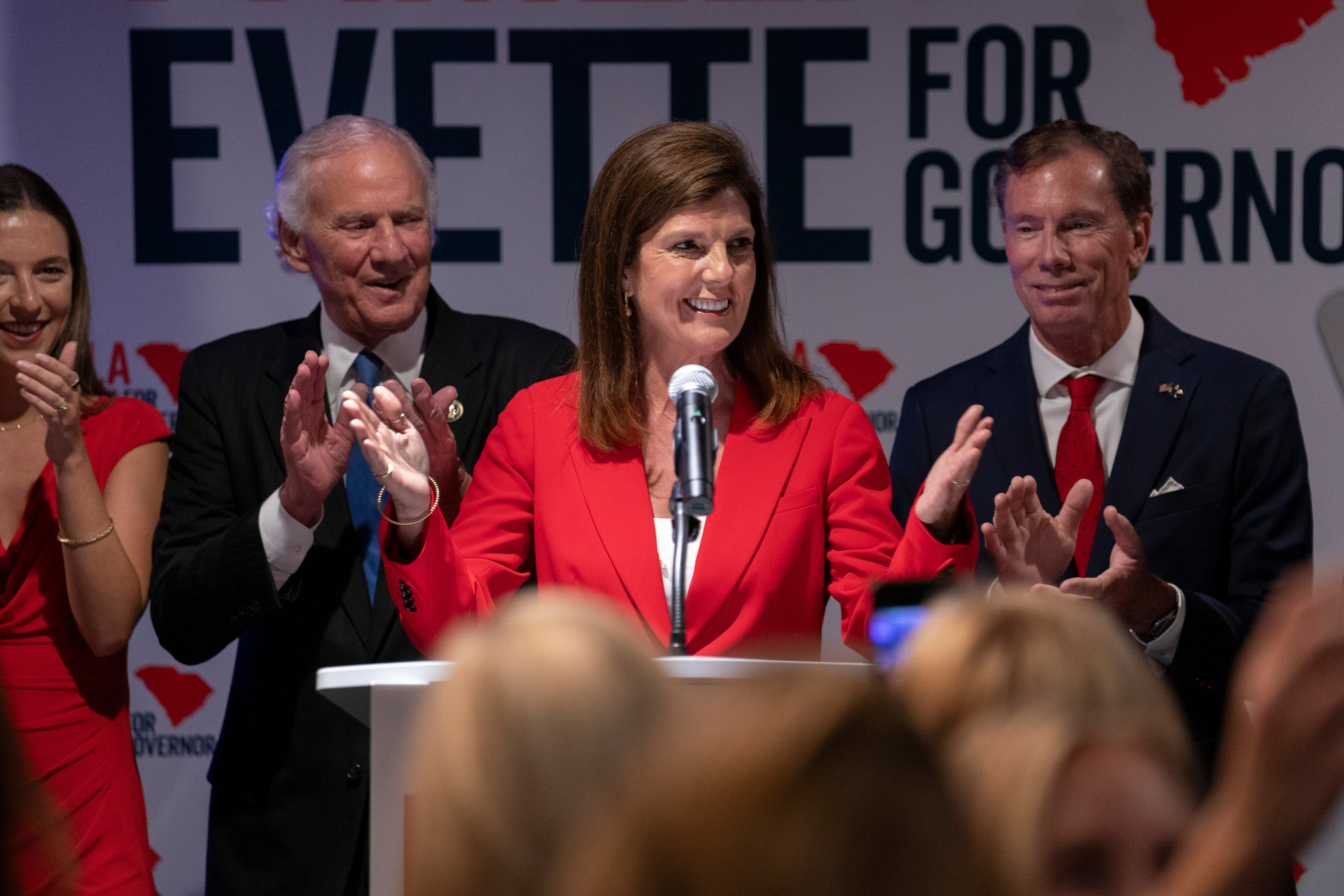 Predsjednik Donald Trump podržao je potguvernerku Pamelu Evette u njezinoj neuspješnoj utrci za guvernerku. Mogla bi se pojaviti kao potencijalna zamjena za Grahama.
