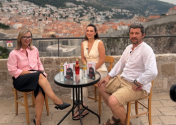 Gluma je igra, a prijateljstva ostaju: Iva Jerković Oreški i Dušan Bućan gosti nove epizode festivalskog podcasta