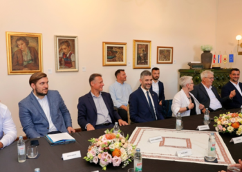 Gradonačelnik Franković na sastanku predsjednika Hrvatskog sabora Gordana Jandrokovića sa županom, gradonačelnicima i načelnicima