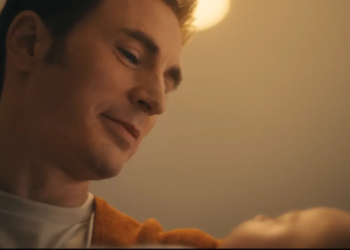 Hayley Atwell objašnjava taj trailer sa Steveom Rogersom koji drži bebu