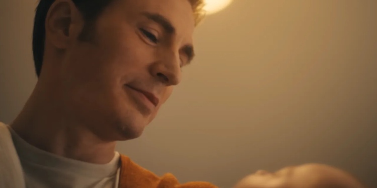 Hayley Atwell objašnjava taj trailer sa Steveom Rogersom koji drži bebu
